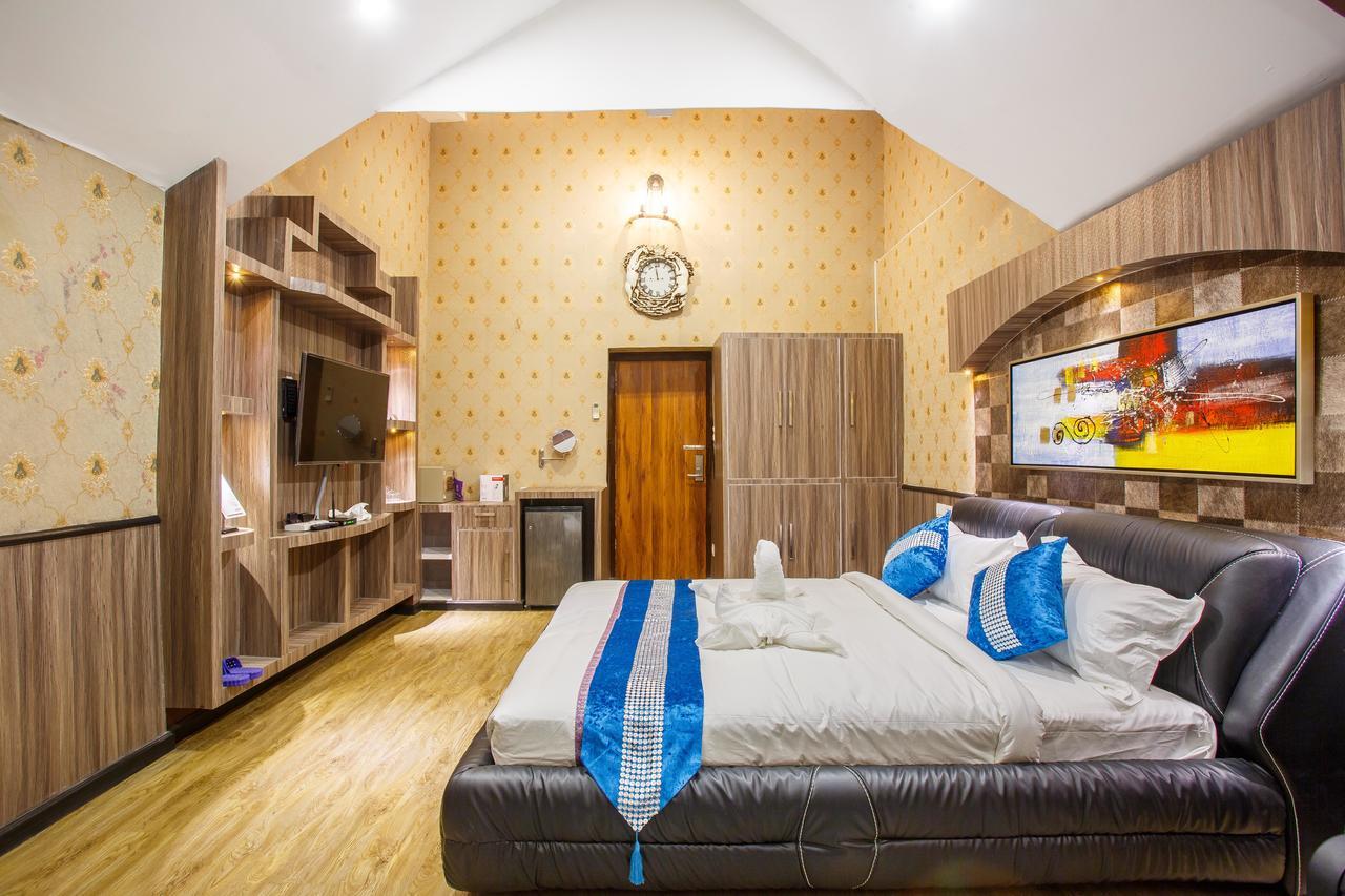 Royal Empire Boutique Hotel Катманду Экстерьер фото