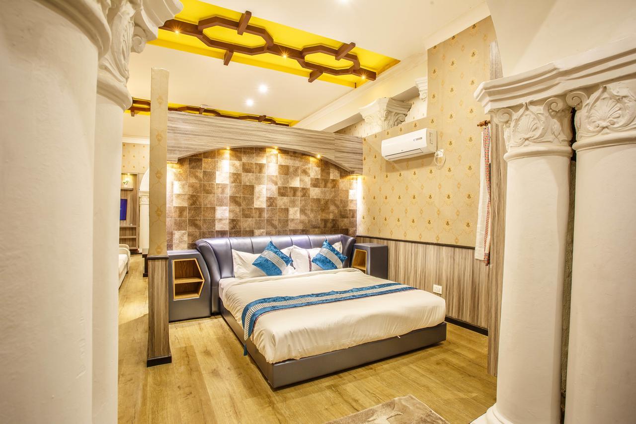 Royal Empire Boutique Hotel Катманду Экстерьер фото