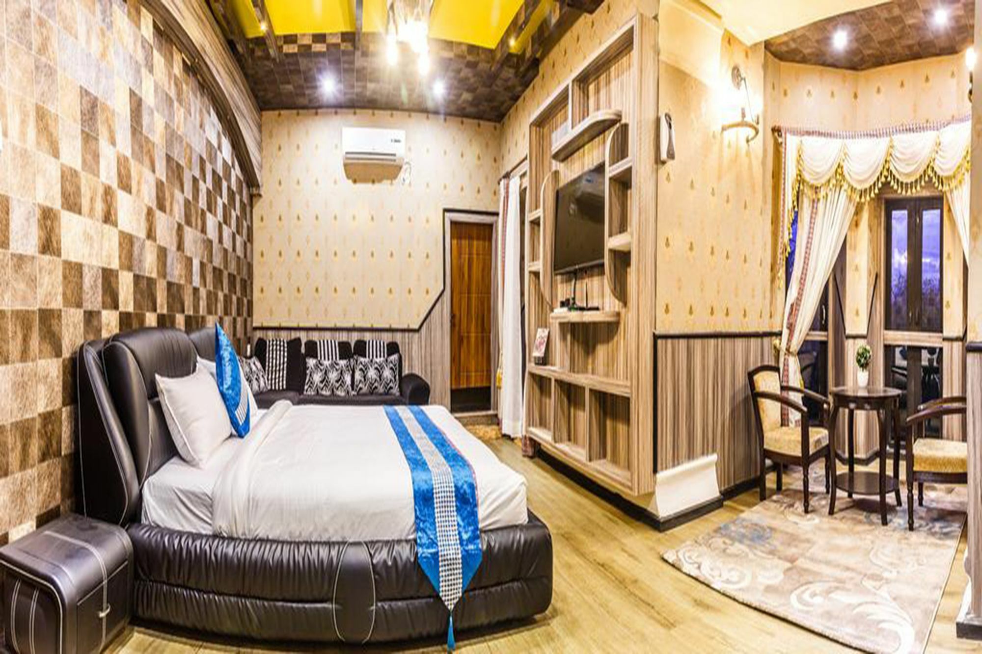 Royal Empire Boutique Hotel Катманду Экстерьер фото