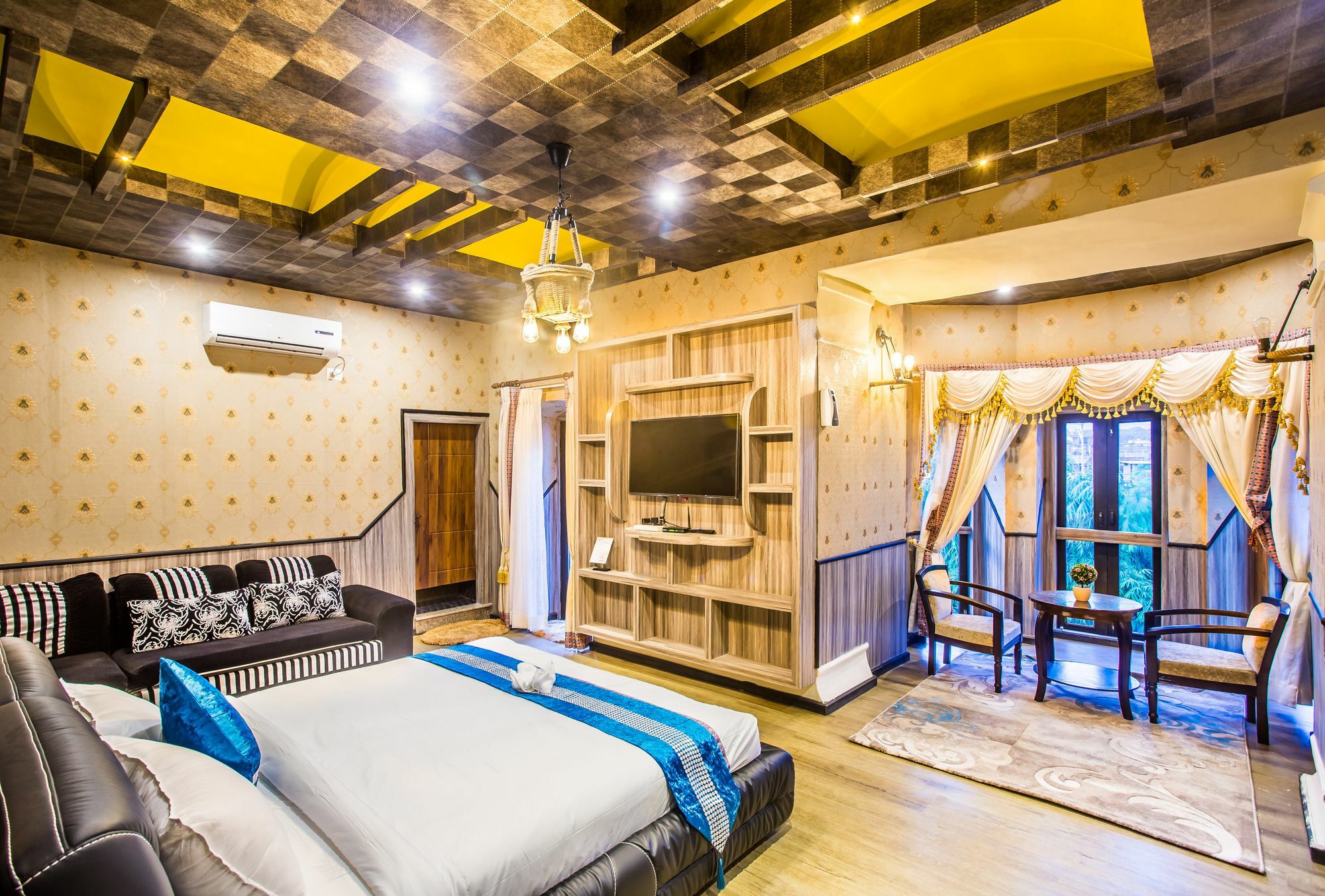 Royal Empire Boutique Hotel Катманду Экстерьер фото